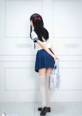 国产女王踩踏贱根吐奶_老版国语字幕
